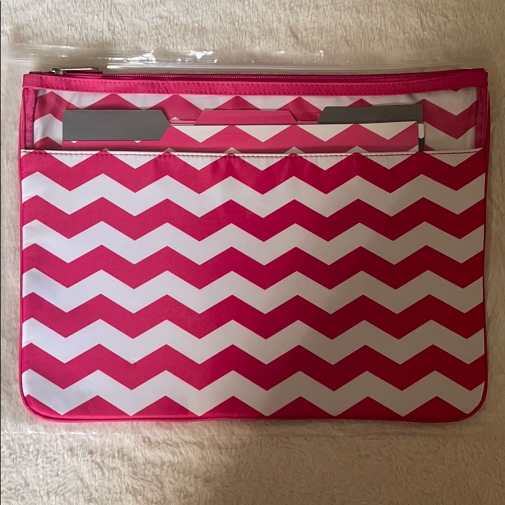 Thirty One Document Holder